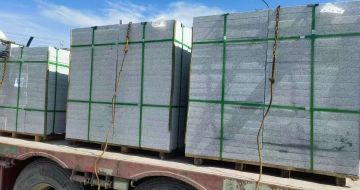 河北 芝麻白花岗岩地铺石装车日常