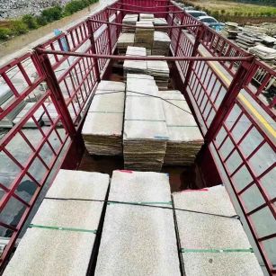 河北 黄金麻花岗岩荔枝面，光面毛板装车完成