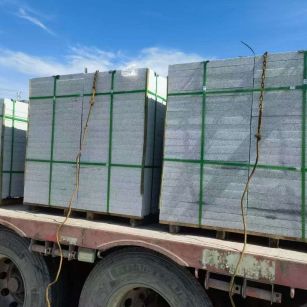 河北 芝麻白花岗岩地铺石装车日常