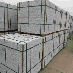 河北 白麻花岗岩石材荔枝面地铺石（300*600*50）