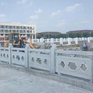 河北 白麻花岗岩荔枝面河道栏杆