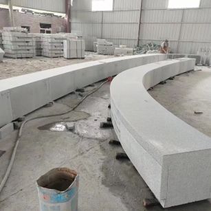 河北芝麻白花岗岩石板材 园林光面弧形坐凳