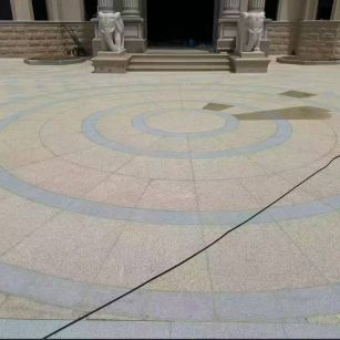 河北 黄金麻芝麻灰花岗岩石材地铺拼接效果