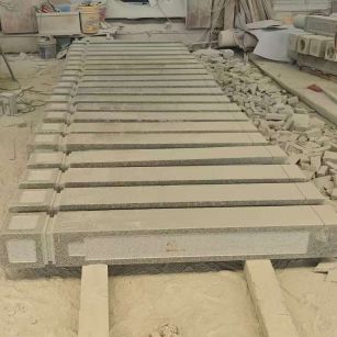 河北 芝麻白异形加工雕刻-栏杆大柱，方柱