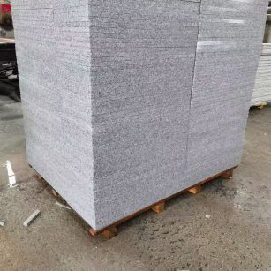 河北 芝麻白火烧面1.8厚300*600地铺石，尺寸标准，厚薄均匀