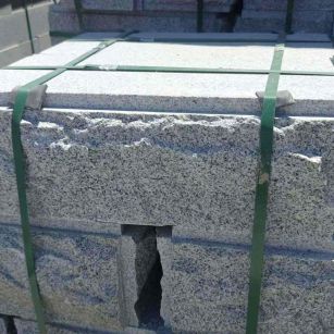 河北 芝麻白花岗岩自然面成品