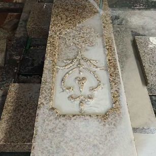 河北 黄金麻花岗岩异形加工雕刻栏杆大柱