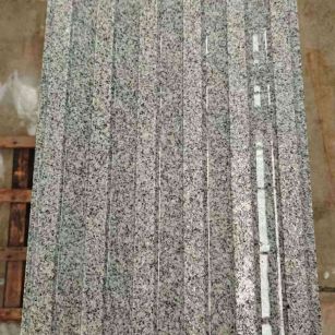 河北 芝麻白花岗岩荔枝面雕刻盲道，盲条