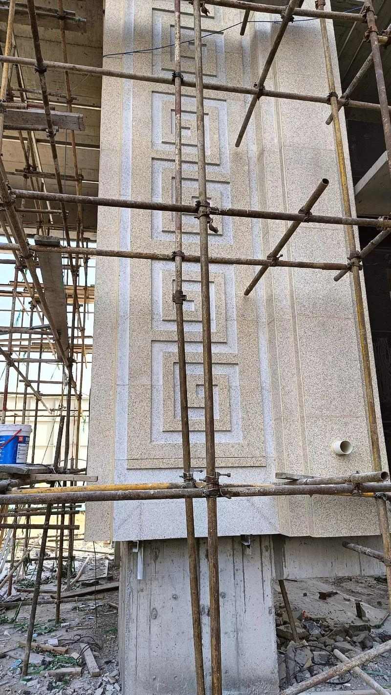 河北 黄金麻花岗岩别墅外墙干挂回纹造型效果