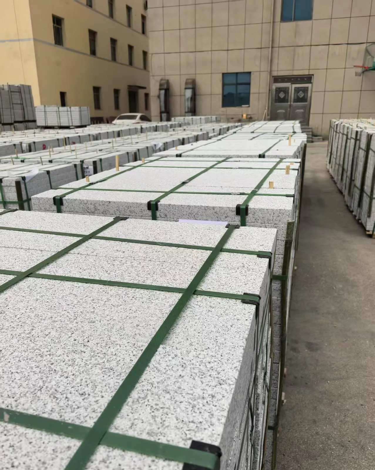 河北 白麻花岗岩5.0公分荔枝面地铺石