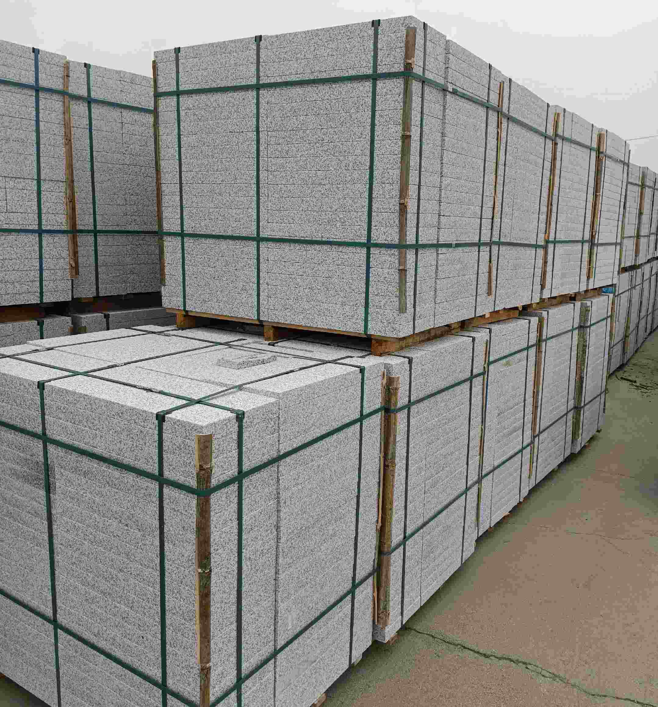 河北 白麻花岗岩石材荔枝面地铺石（300*600*50）