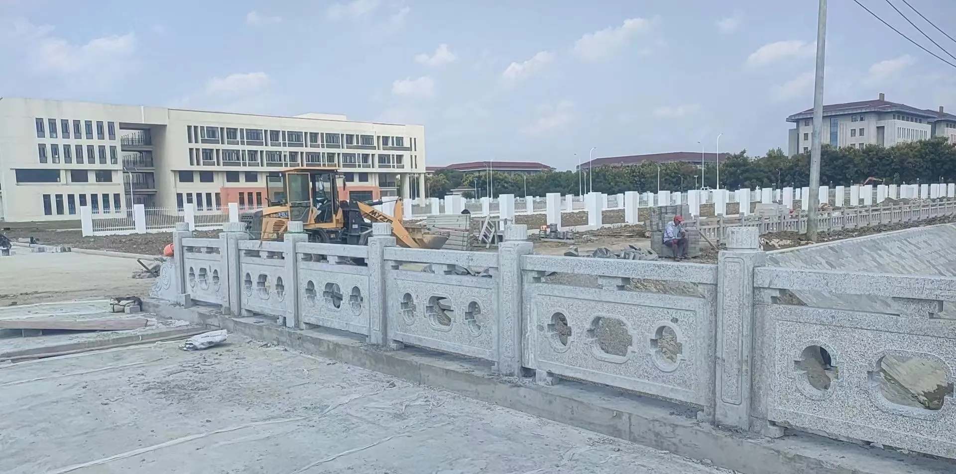 河北 白麻花岗岩荔枝面河道栏杆