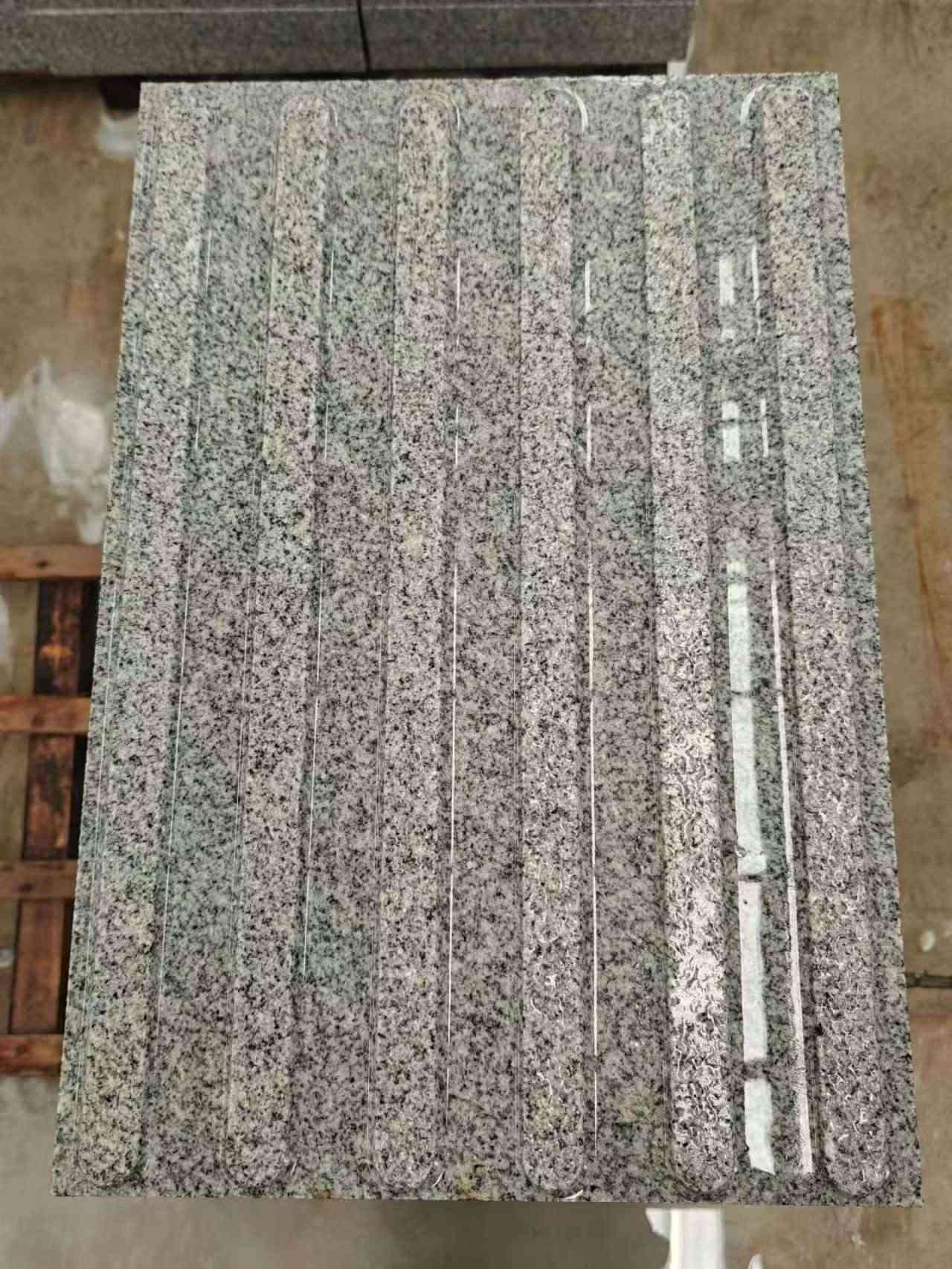 河北 芝麻白花岗岩荔枝面雕刻盲道，盲条