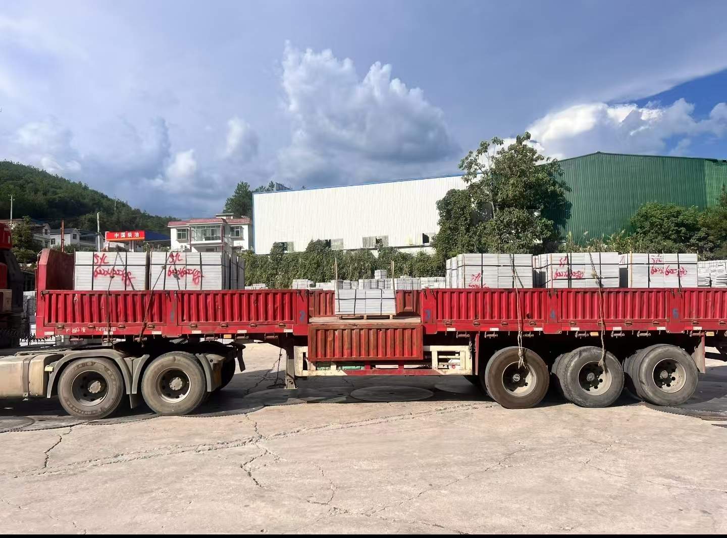 河北 芝麻灰花岗岩地铺石出货日常