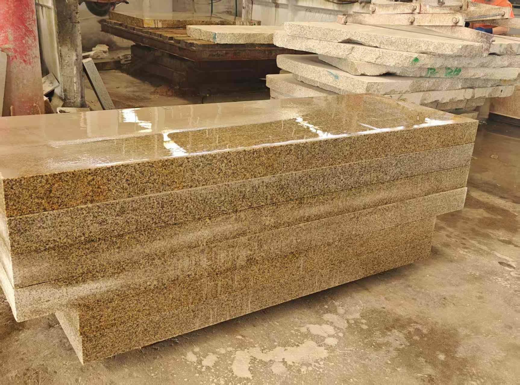 河北 黄金麻栏杆料半成品加工中