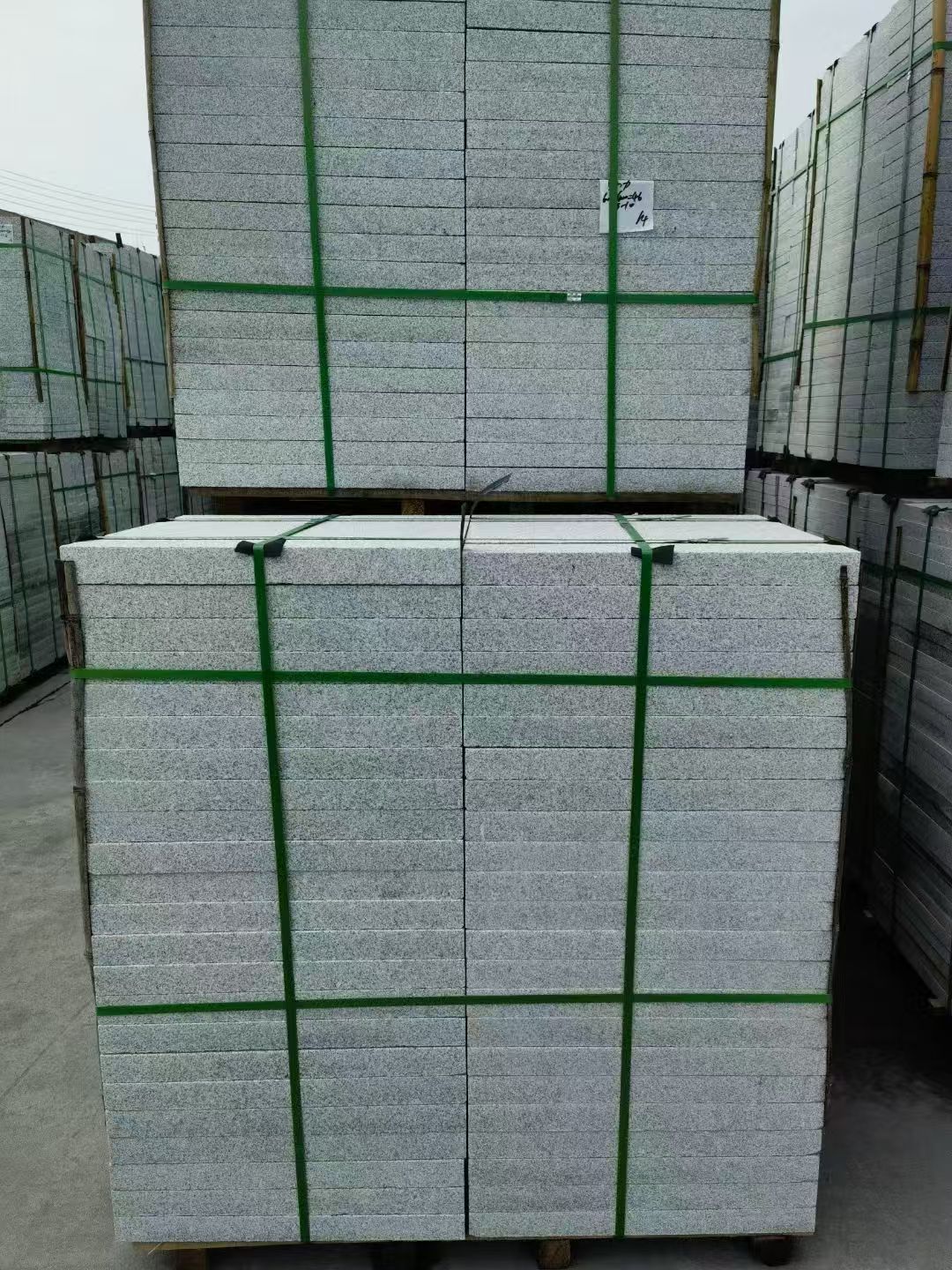 河北 芝麻白火烧，园林广场市政工程地铺石，1.8~5.0厚均有现货