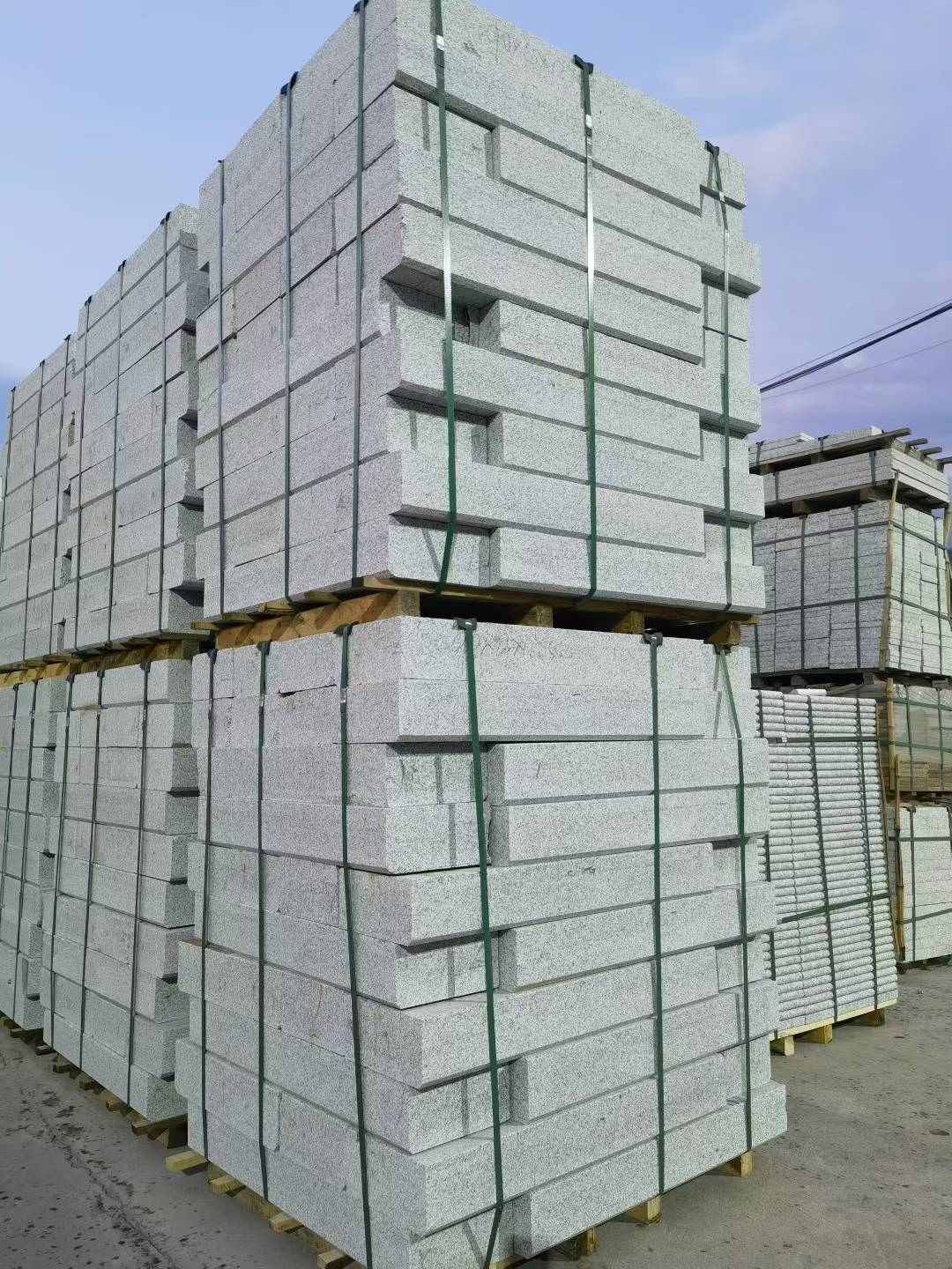 河北 芝麻白花岗岩路沿石，路缘石，路肩石，道牙，立缘石，马路牙子，街沿石，侧石等