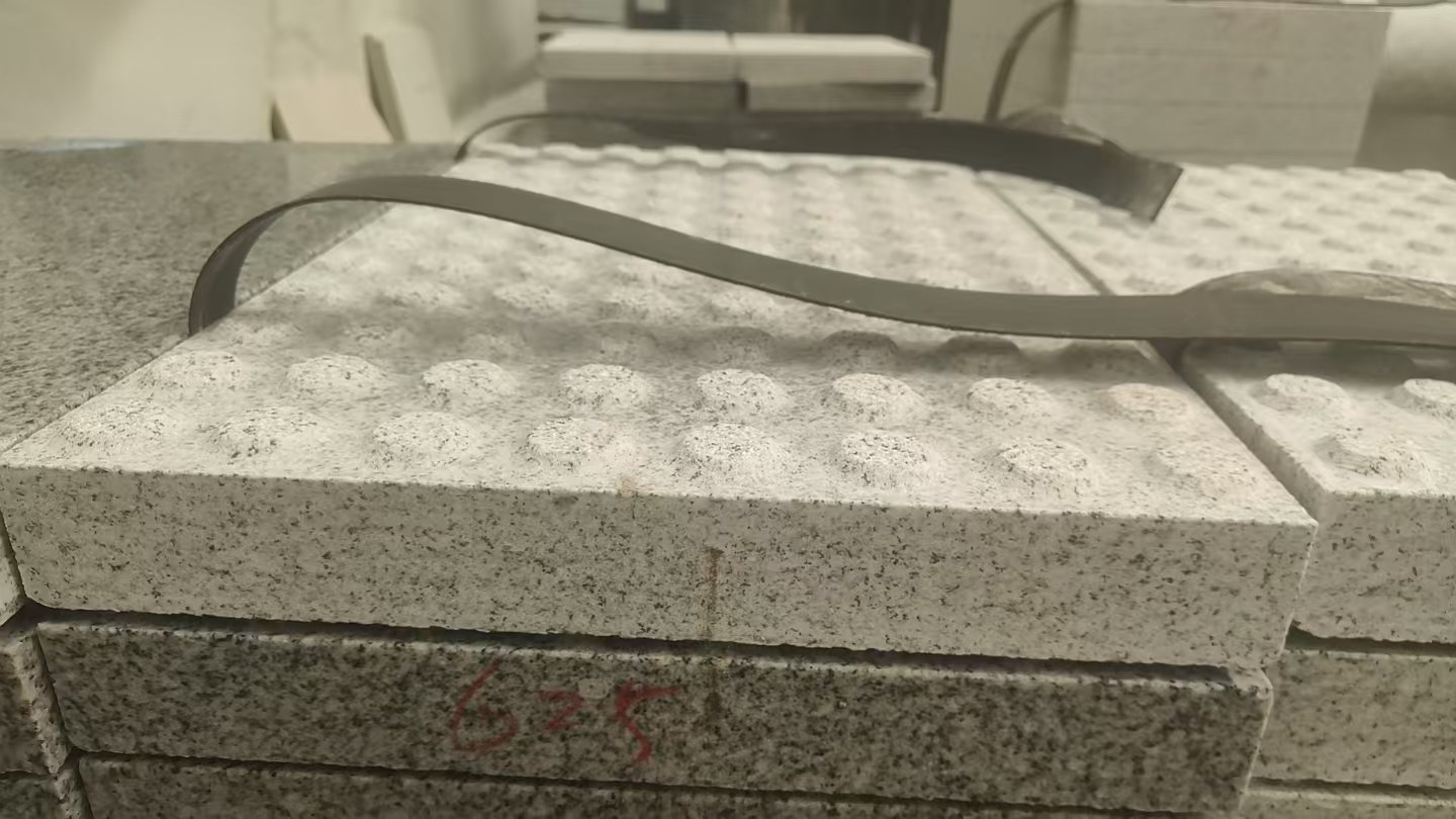 河北 芝麻白花岗岩6.0公分荔枝面五轴加工雕刻盲点