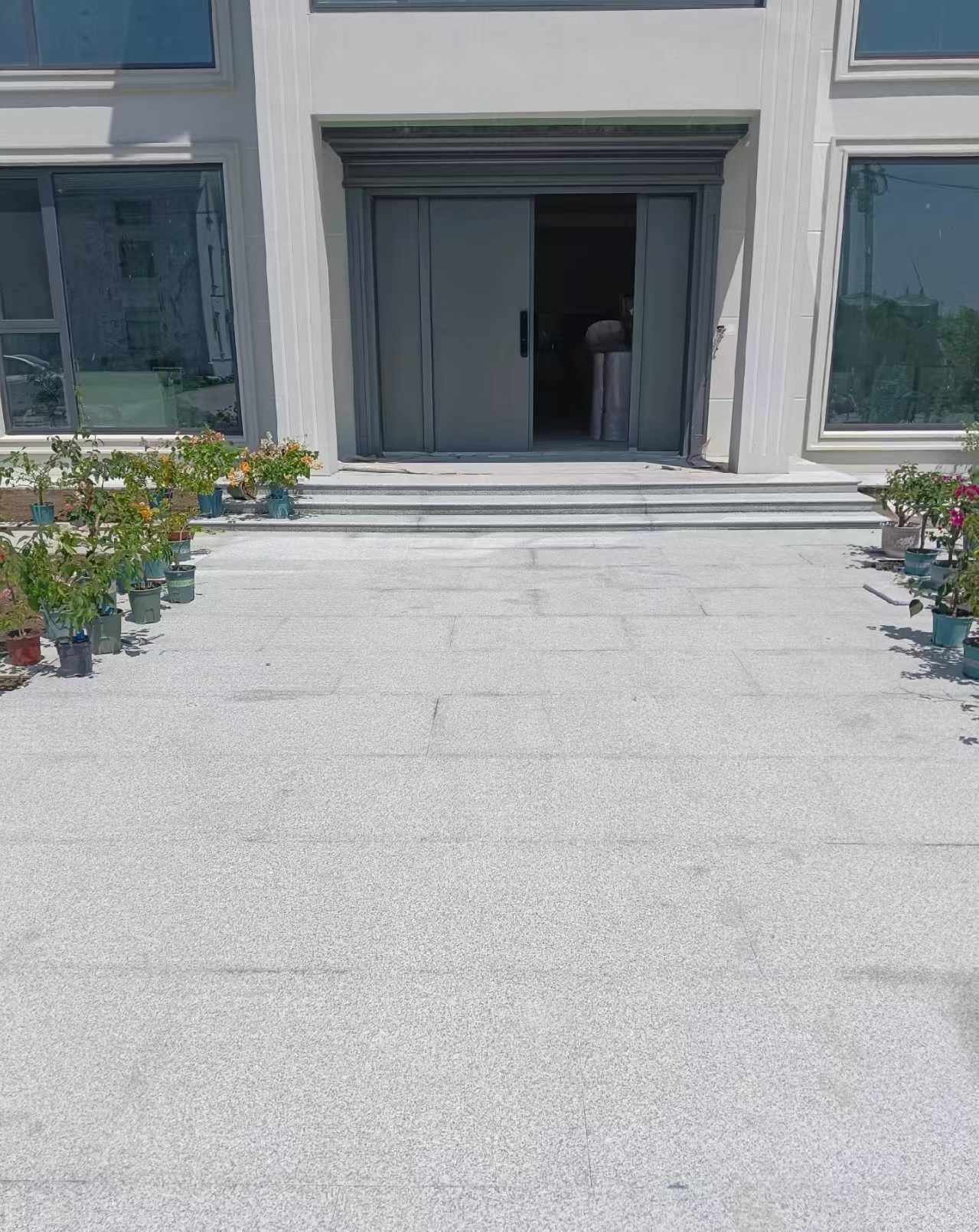 河北 芝麻白花岗岩地铺石地面铺装