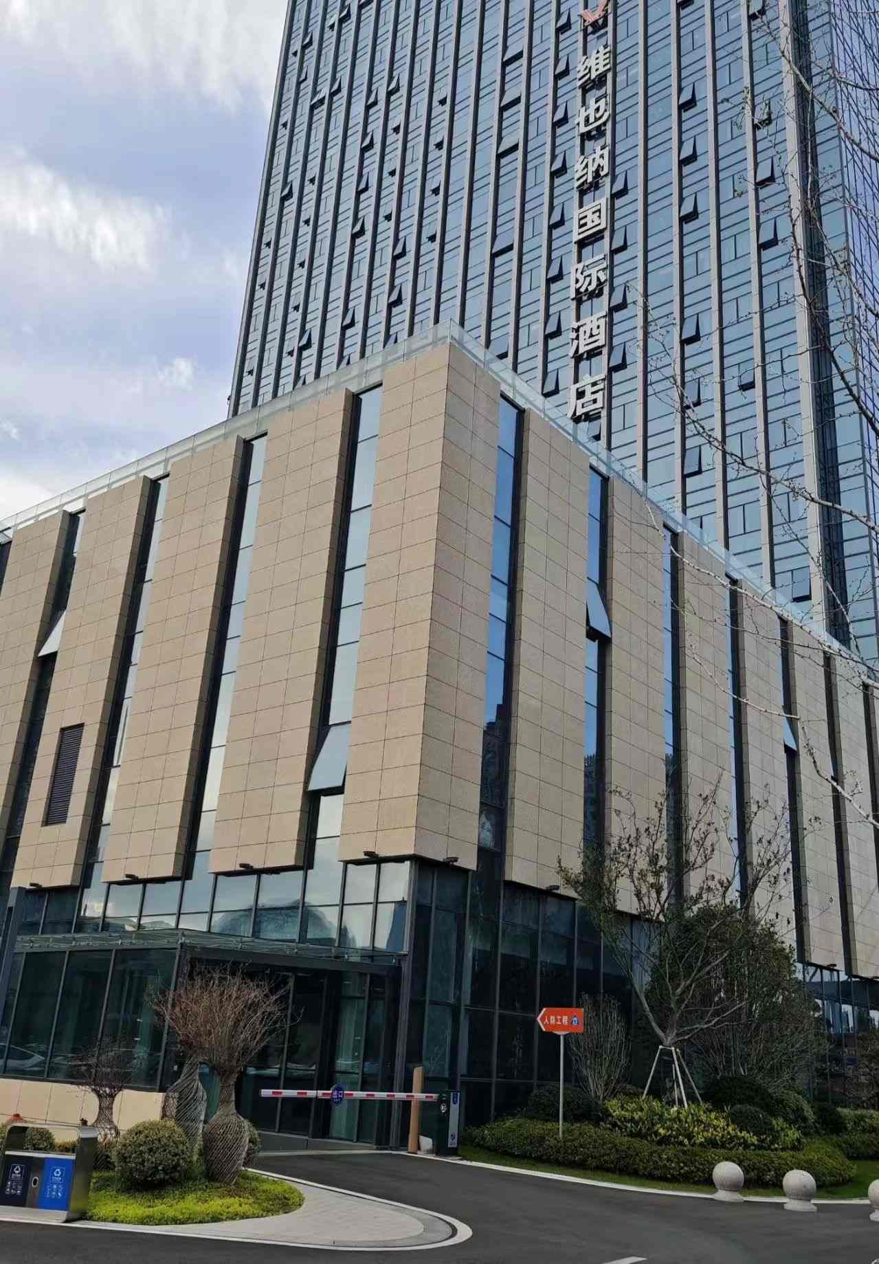 河北 黄金麻花岗岩外墙干挂