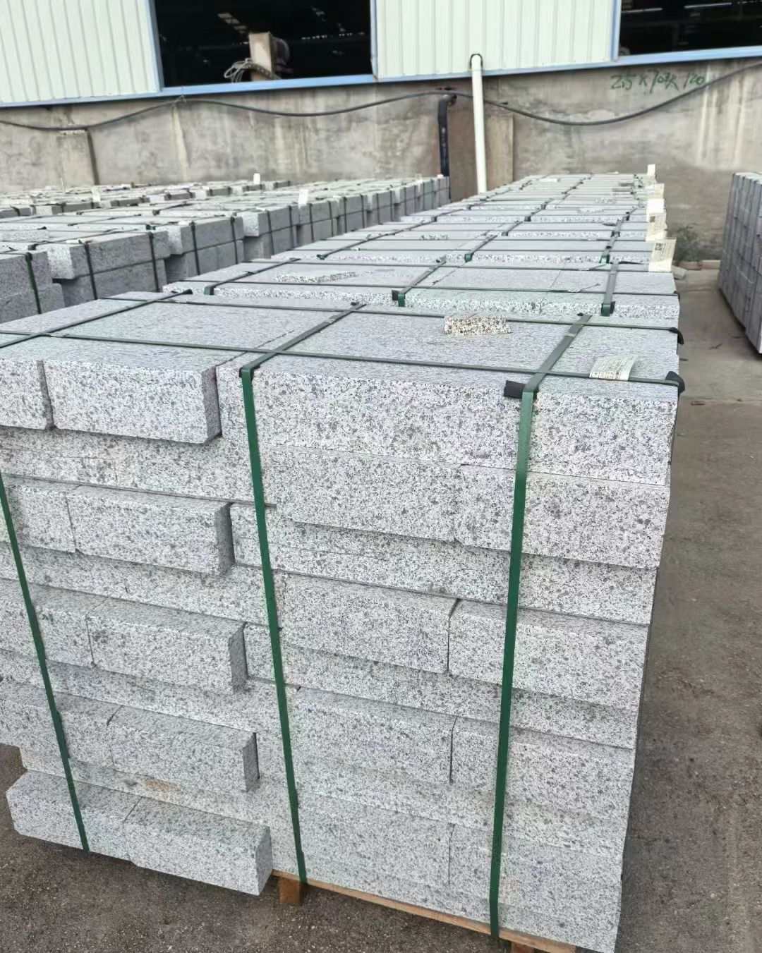 河北 白麻花岗岩路沿石，弧形路沿石，道牙石，马路牙子，界石，路缘石，平沿石，直岩石，平缘石等