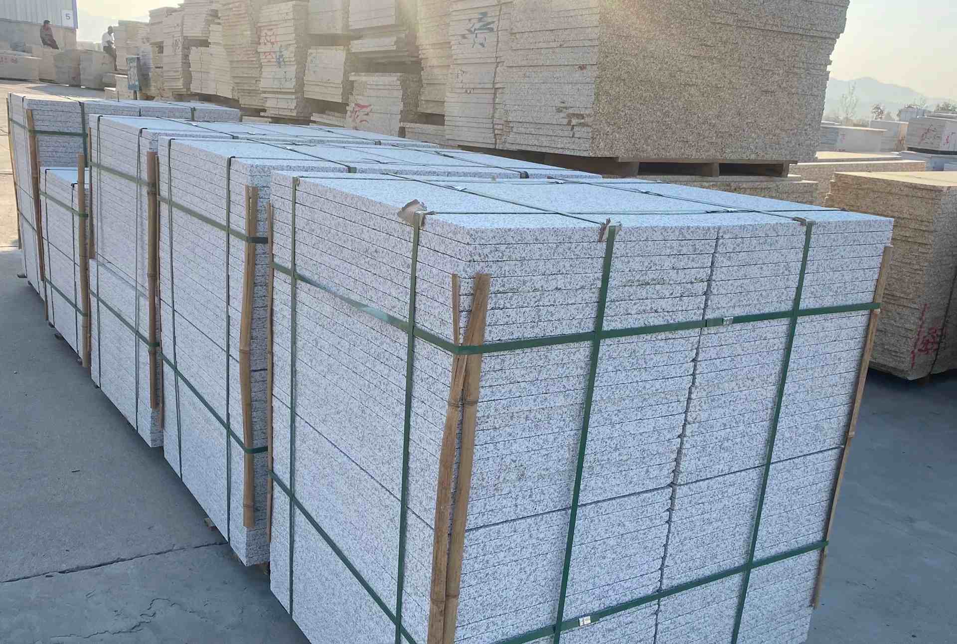 河北 白麻花岗岩荔枝面地铺石