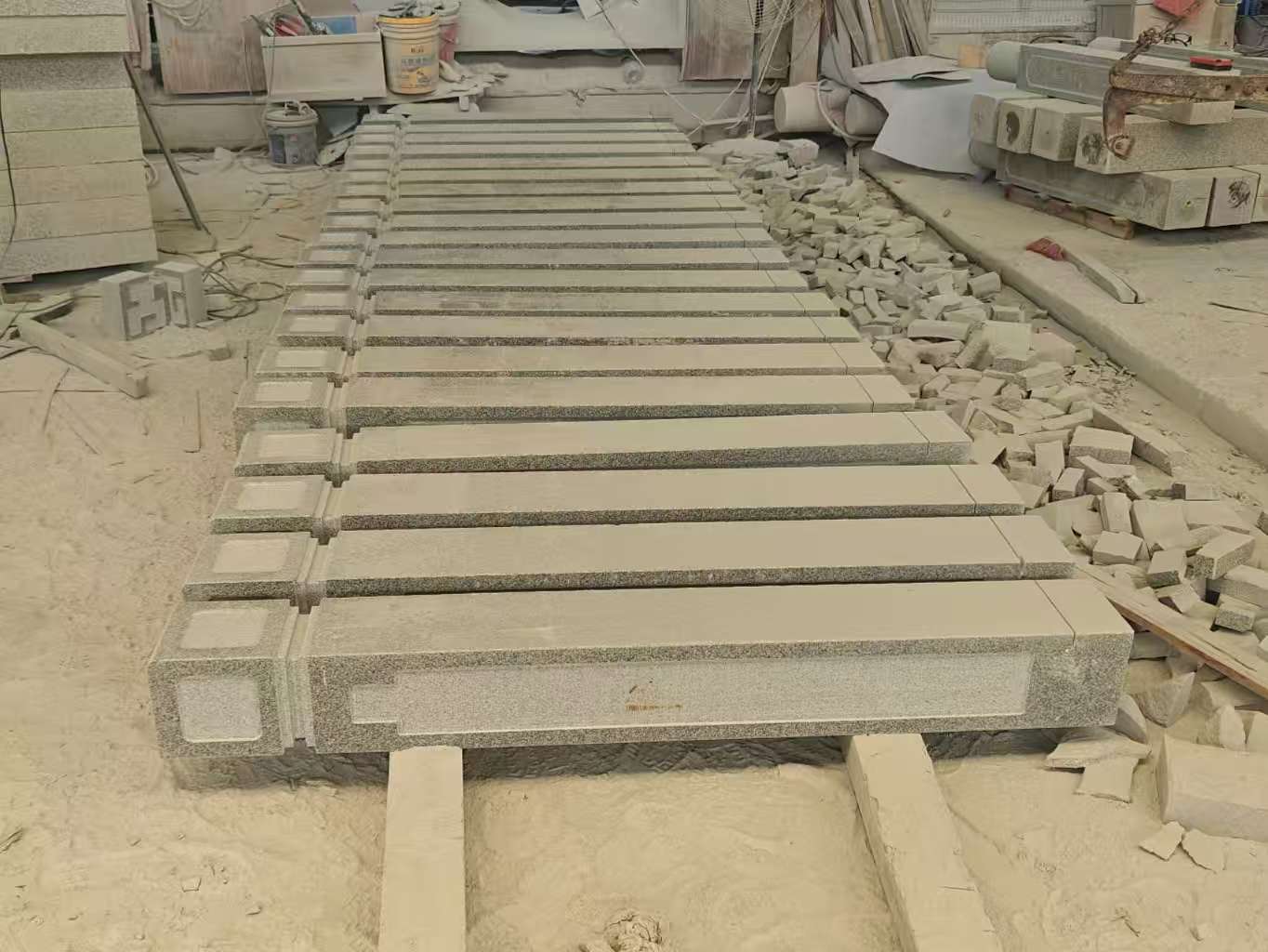 河北 芝麻白异形加工雕刻-栏杆大柱，方柱