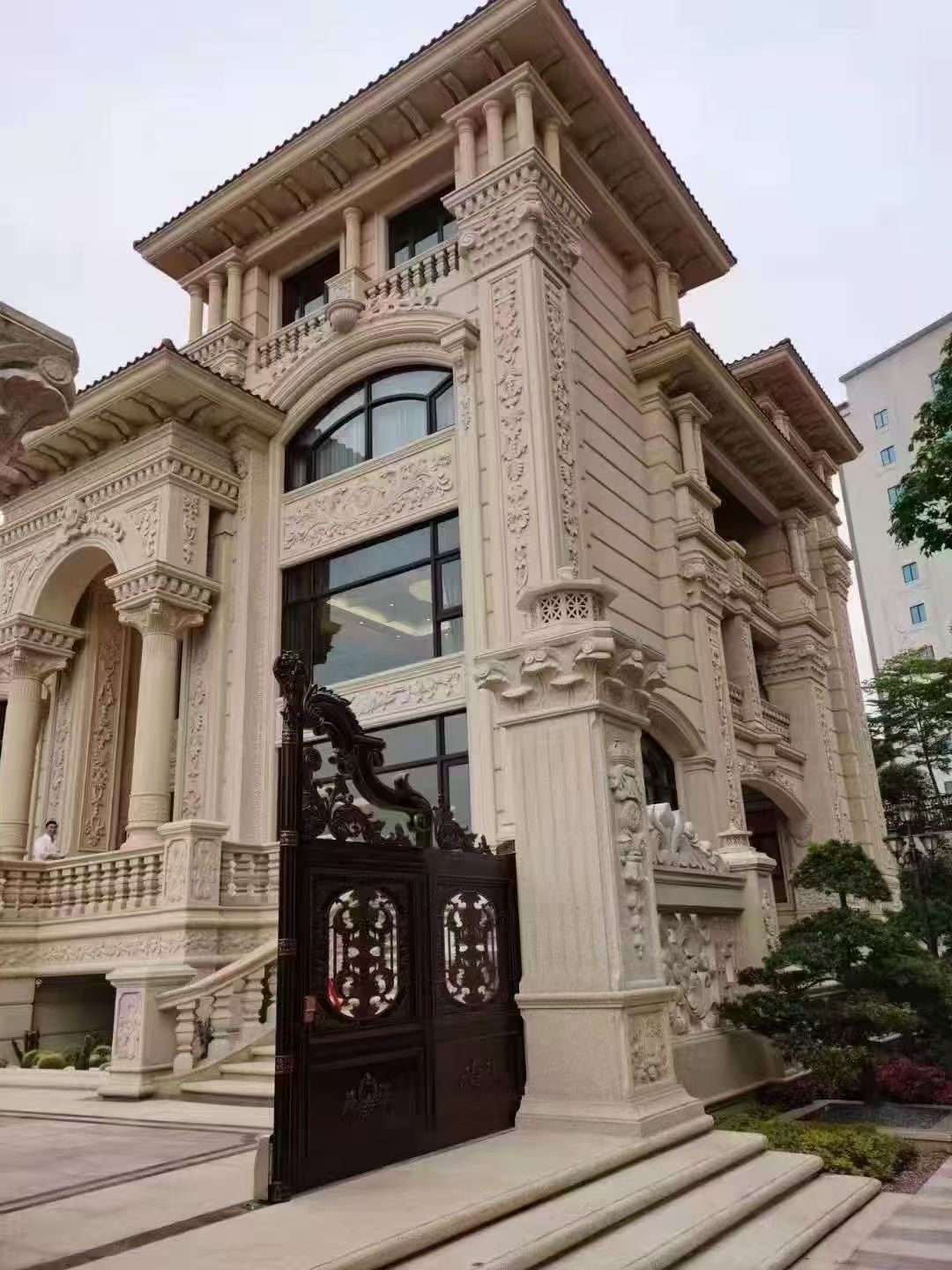 河北 黄金麻花岗岩别墅外墙干挂效果展示