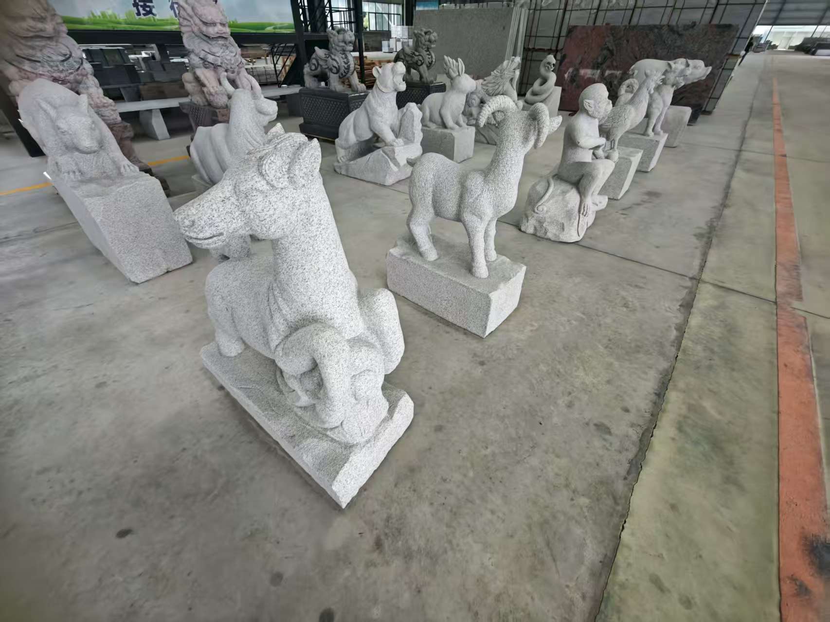 河北 芝麻白花岗岩造型立体雕刻——十二生肖